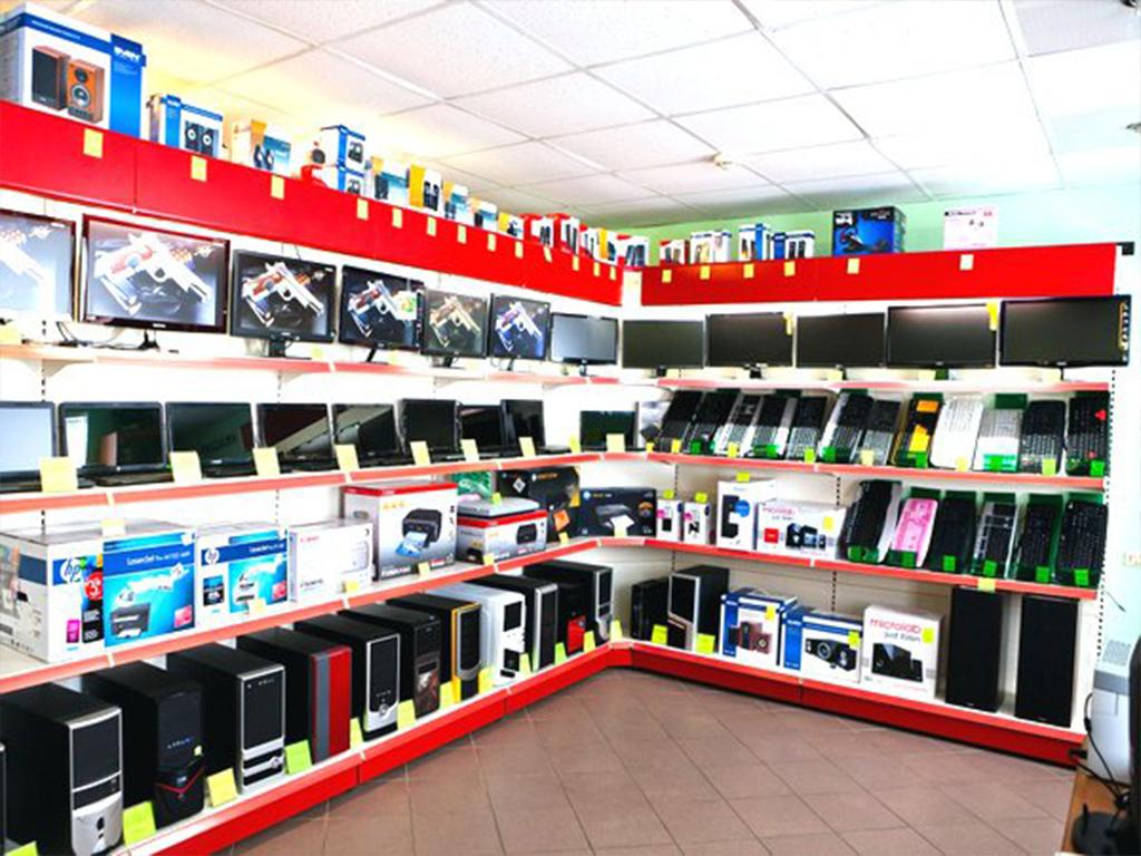 Computer store. Стелла для магазина бытовой техники. Полки для компьютерного магазина. Полки в магазине электроники. Полки для бытовой техники в магазине.